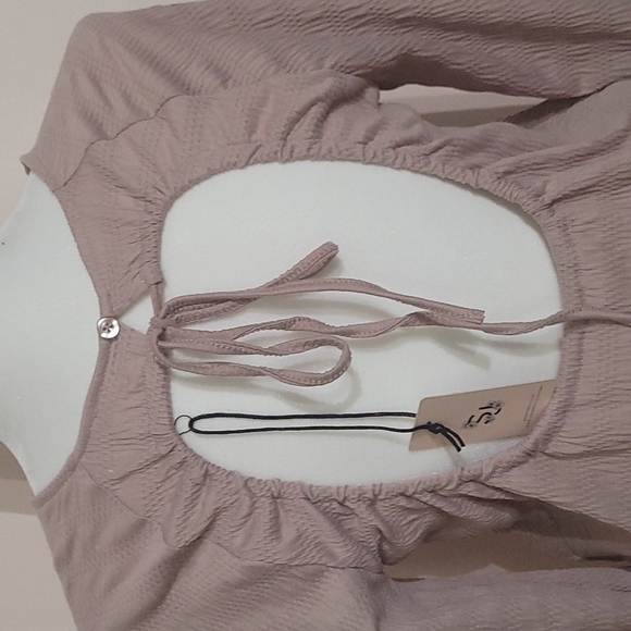 Sincerely Jules Blush Cropped Open Back Top - Picture 3 of 7